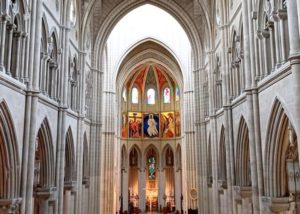 portada_audioguía_Catedral_Almudena_Madrid_ES