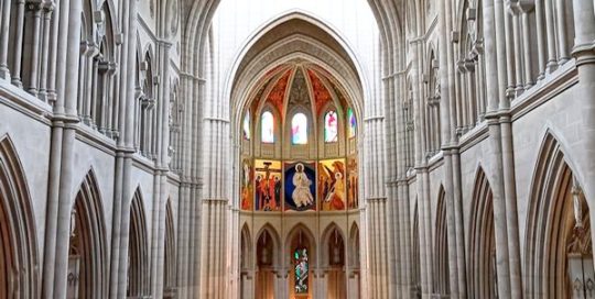 portada_audioguía_Catedral_Almudena_Madrid_ES